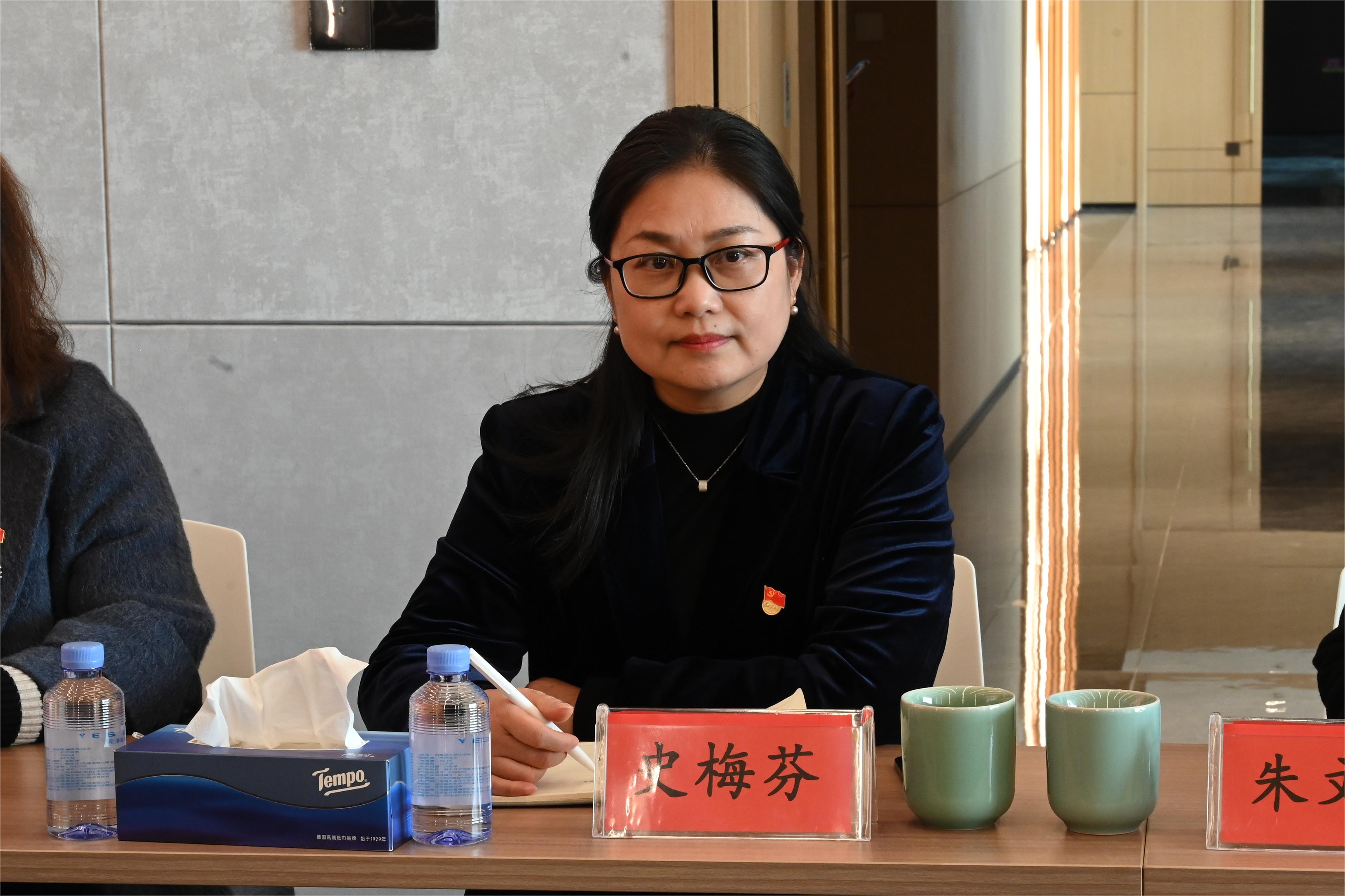 傲雪寒梅自芬芳，恒久绽放谱新章——记6合联盟股份采供部高级部长史梅芬